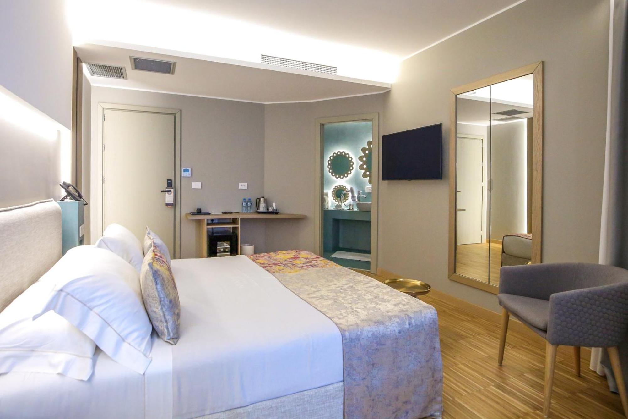 Hotel Vlora Priam, Affiliated By Melia Exterior foto