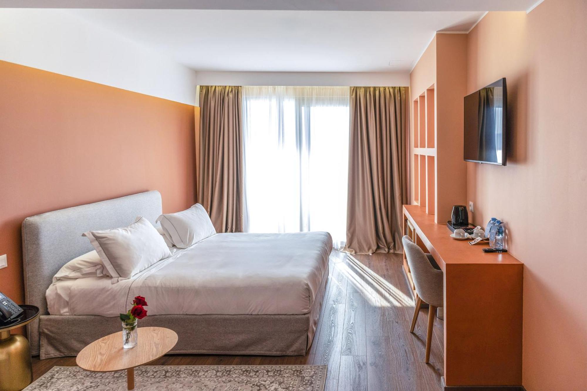 Hotel Vlora Priam, Affiliated By Melia Exterior foto