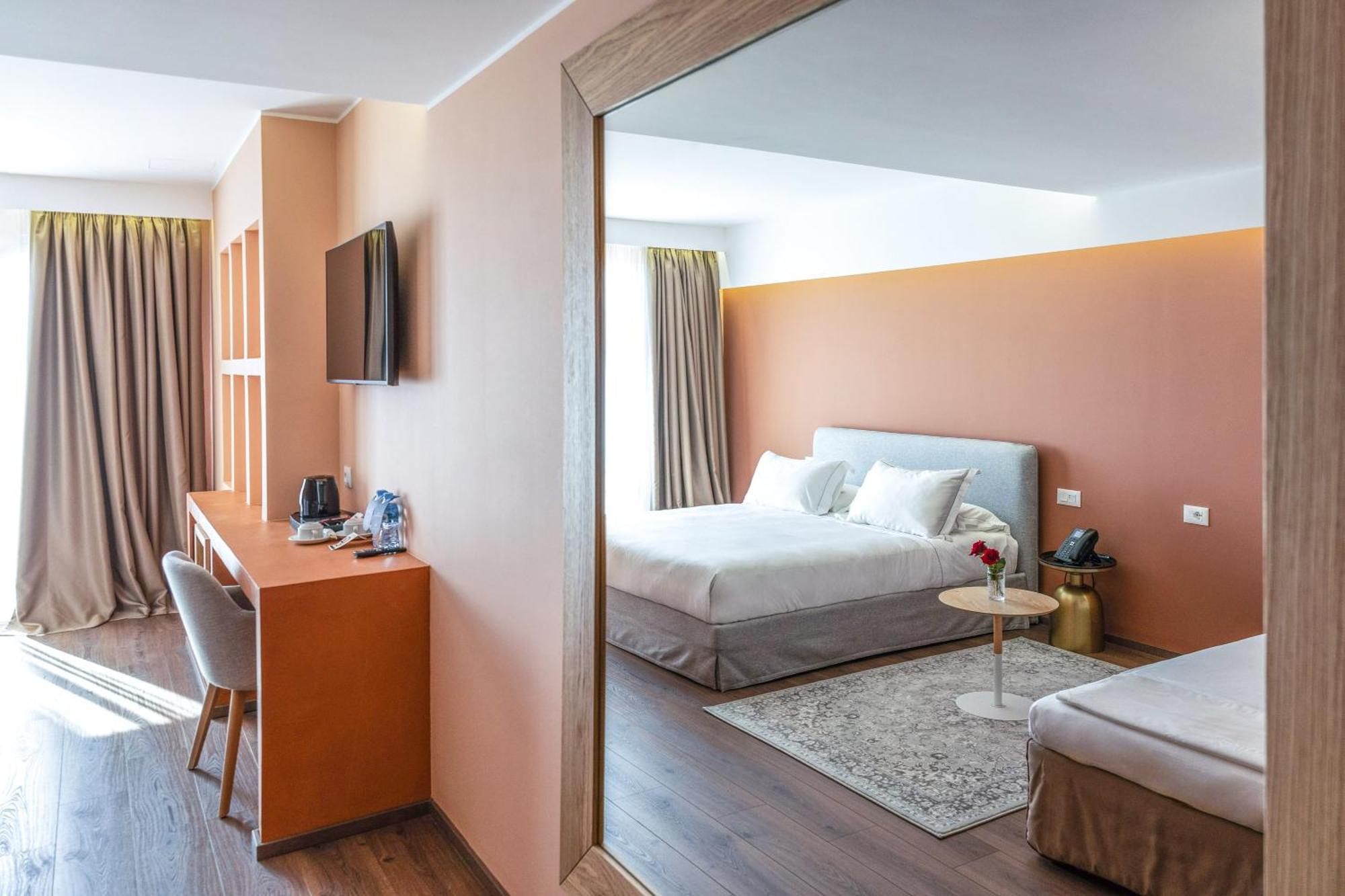 Hotel Vlora Priam, Affiliated By Melia Exterior foto