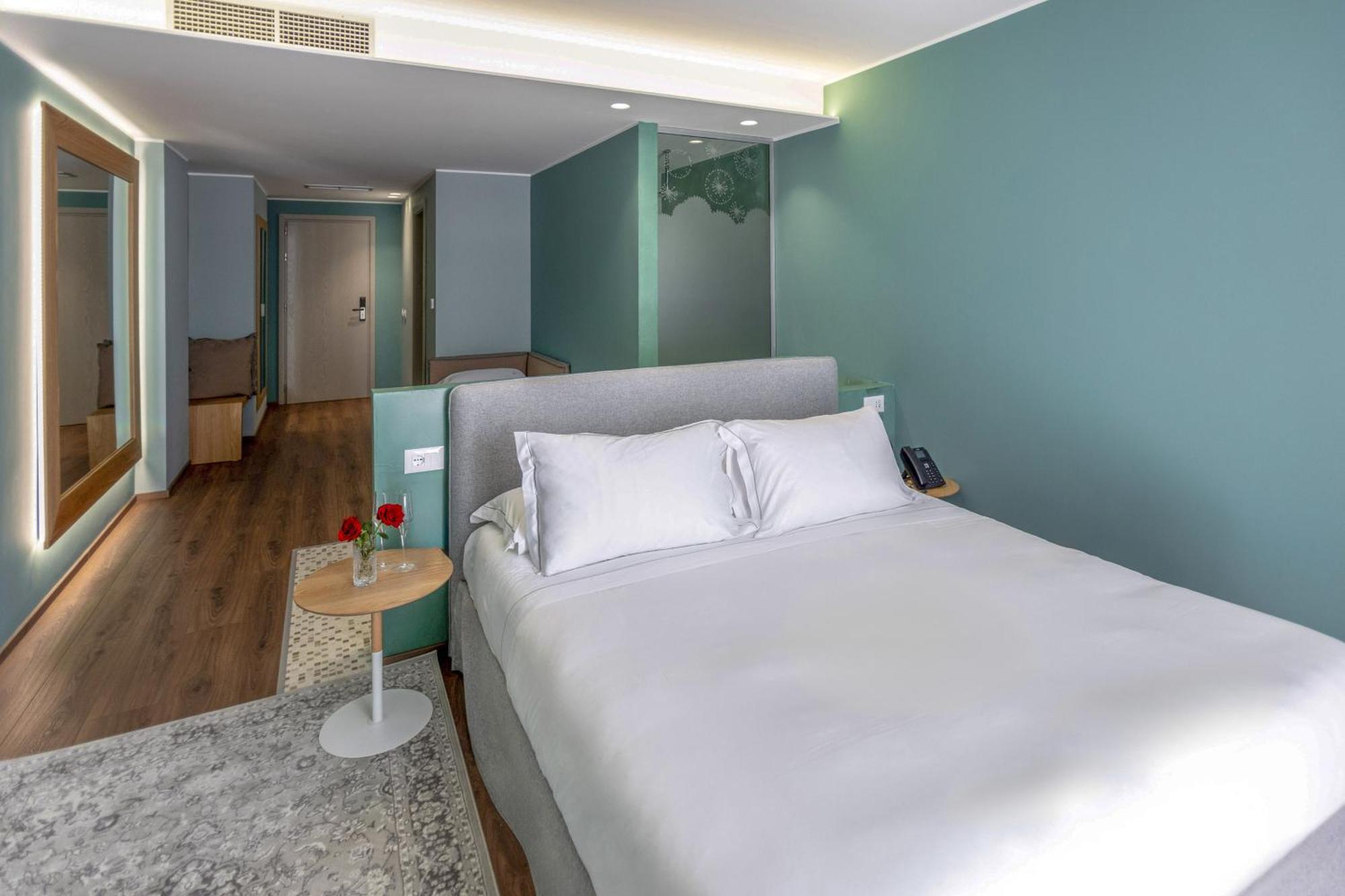 Hotel Vlora Priam, Affiliated By Melia Exterior foto